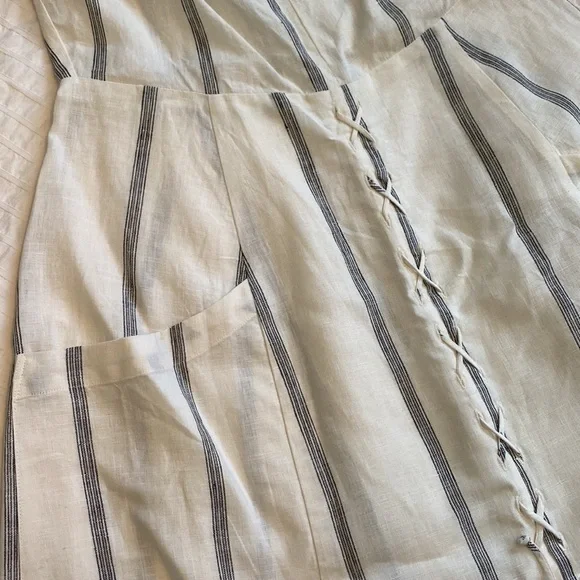 100% Linen Reformation dress - Picture 5 of 12